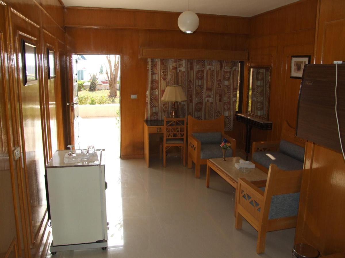 Nefertari Hotel Abu Simble Abu Szimbel Szoba fotó